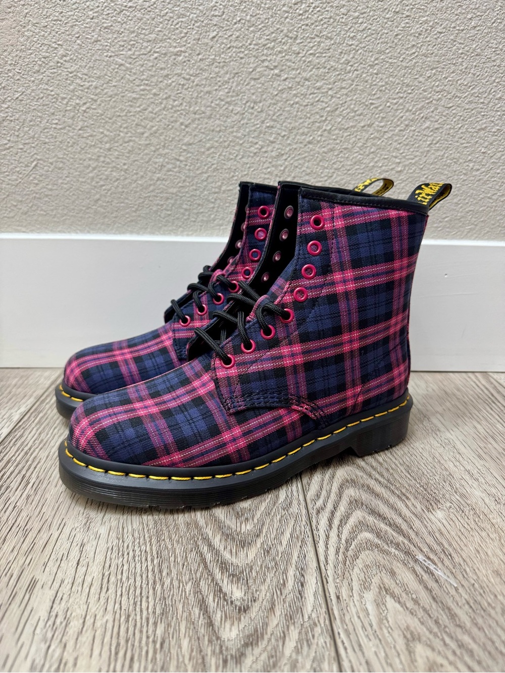 NEW! Women's boots Dr. Martens - Tartan - Pink/Multi - 1460